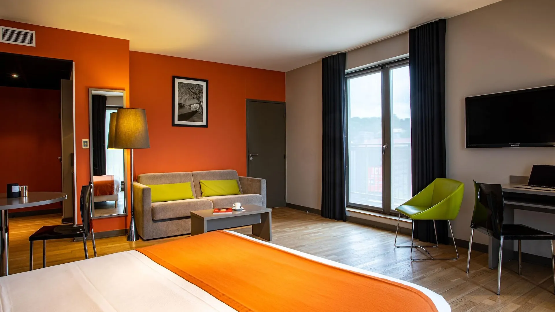 Adonis Lyon Dock Ouest Aparthotel 3*,  France