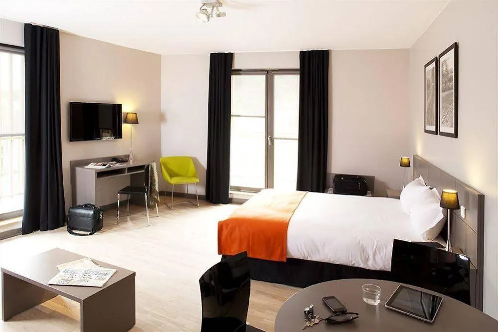 ***  Adonis Lyon Dock Ouest Aparthotel France